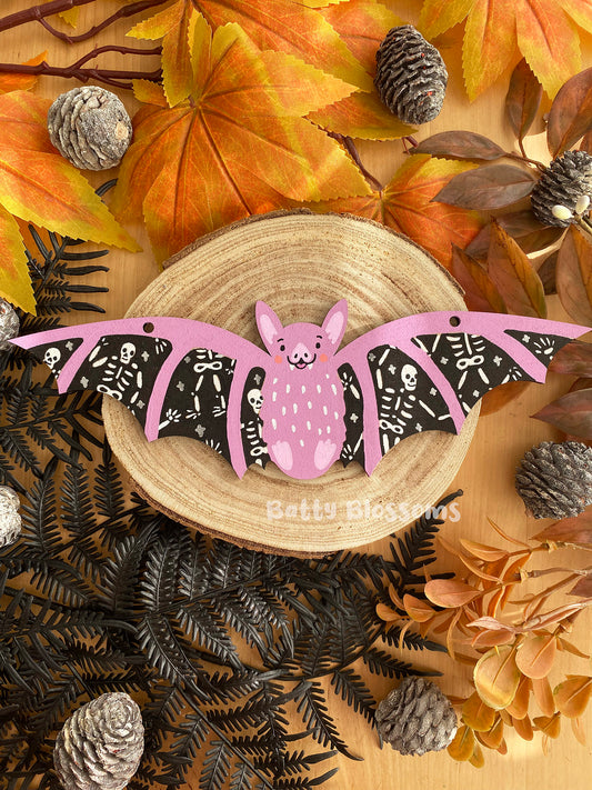 'Cadaver' hanging wooden bat