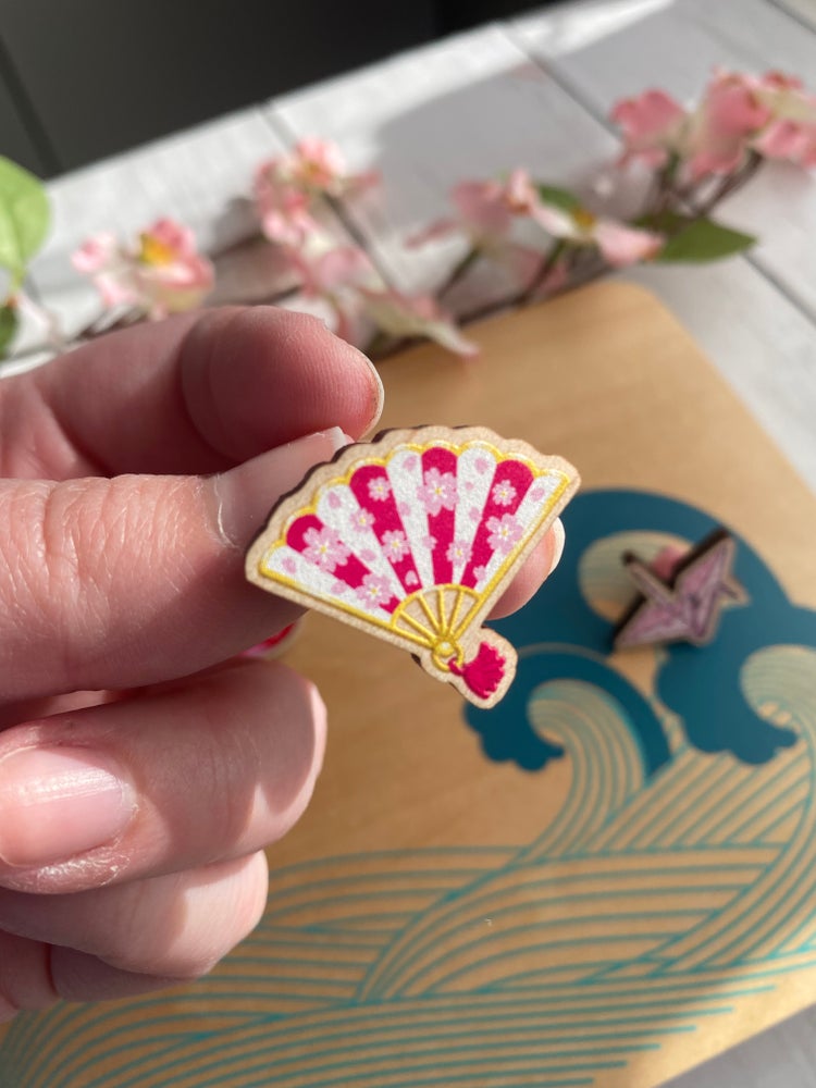 Blossom Fan wooden pin