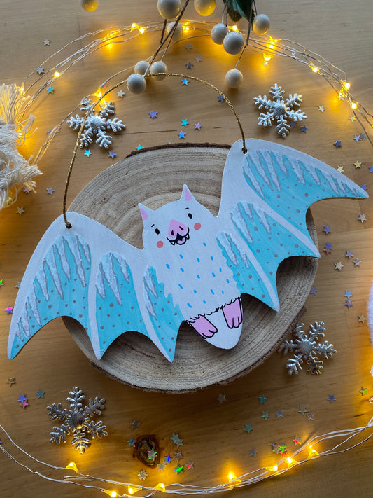 'Jadis' hanging wooden bat