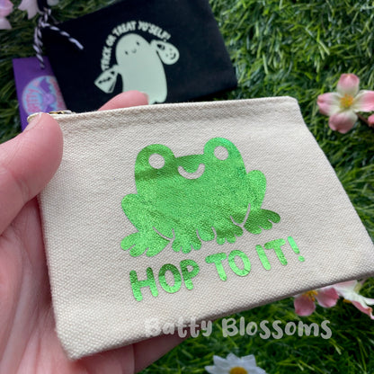 SECONDS 'Hop to it' frog purse